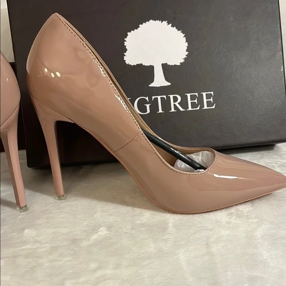 NWOT Blush Stiletto Heels with Glossy Finish and Pointed Toe - Picture 2 of 8